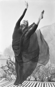 foto iz plesnega filma Slovo, režiser Karpo Godina, Slovenija, 1969 / Avtor fotografije: Leon Dolinšek (posneto na Nebotičniku, Ljubljana)